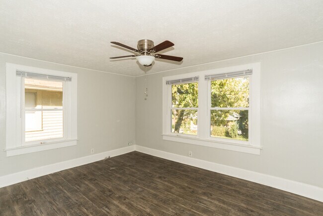 Foto del edificio - 3 Bedrooms and Fenced Yard in Bosart Brown Neighborhood