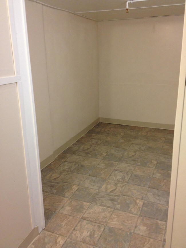 Building Photo - 265 Lyndhurst Pl