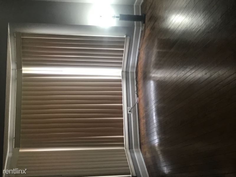 Foto principal - 5336 W Congress Pkwy