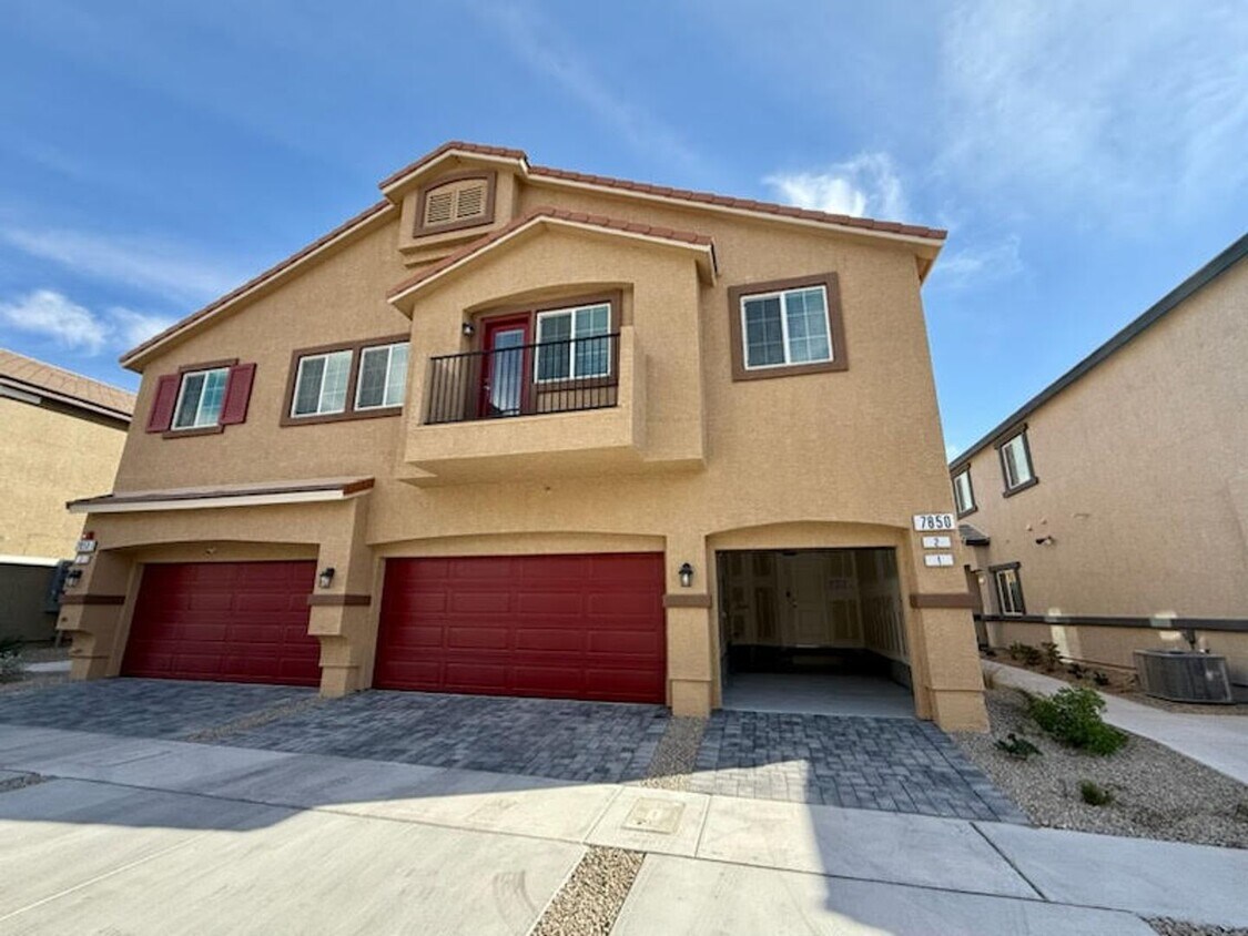Primary Photo - 2 Bedroom BRAND NEW Townhouse with Mountai...