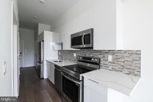 Building Photo - 813 N Broad St