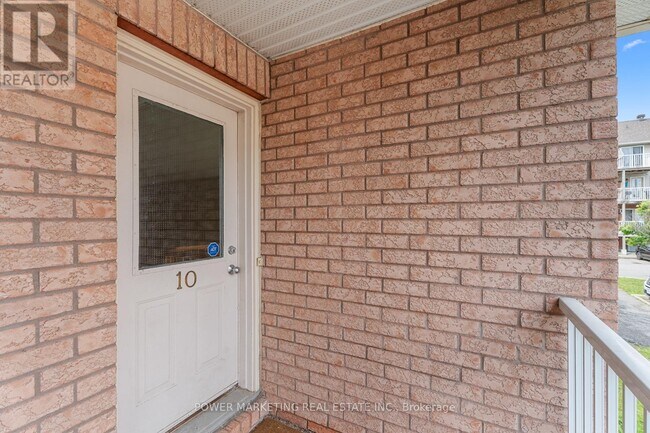 Photo du bâtiment - 1701 Blohm Dr