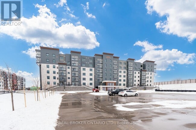 Building Photo - 15 Kneeshaw Dr