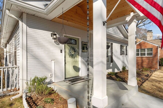 Foto del edificio - 168 Whitefoord Ave NE