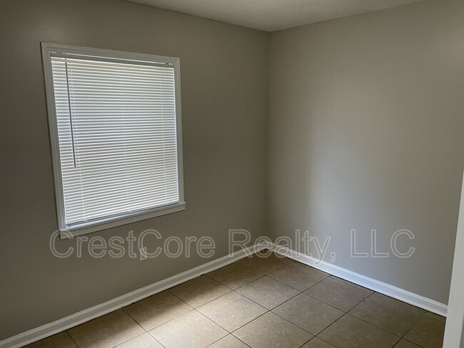 Building Photo - 1825 Castalia St