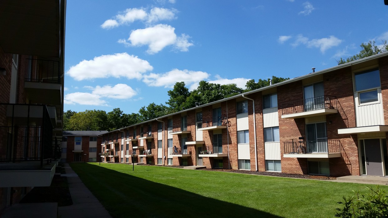 Main building photo - Fountain Manor