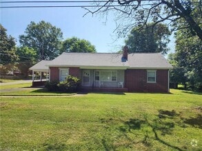 Building Photo - 571 Lovers Ln