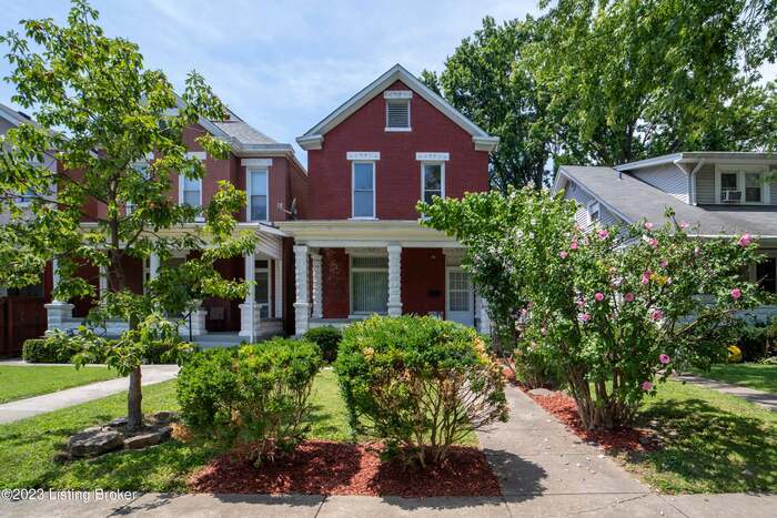 Foto principal - Charming Home with Garage