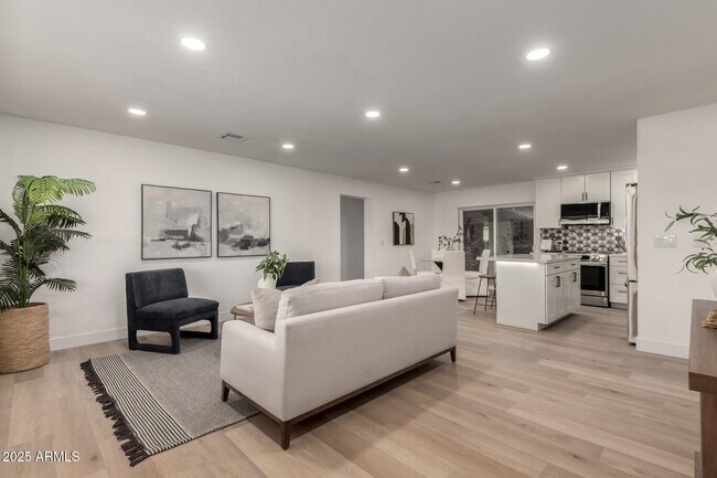 Building Photo - 1132 N 74th St