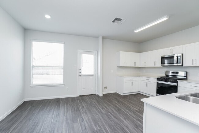 Building Photo - 823 Frontera Ct