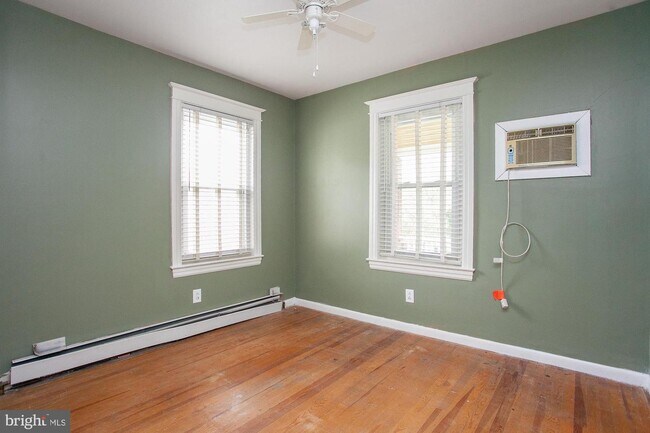 Building Photo - 419 S Park Ave