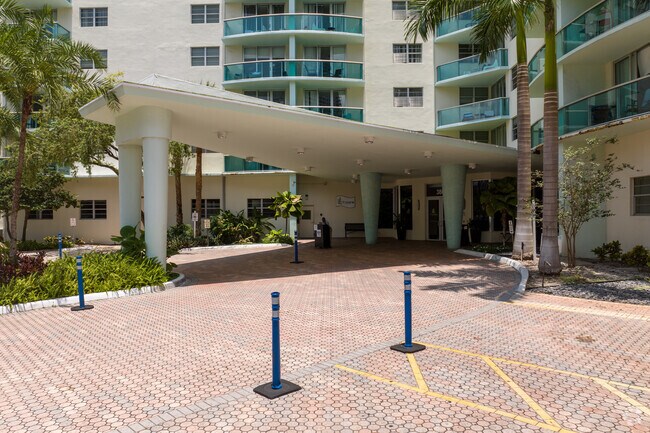 Building Photo - Ocean Residences