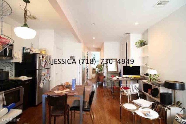 Foto del edificio - 482 Van Buren St