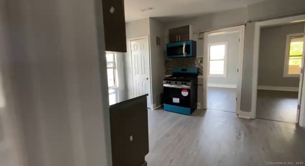 Building Photo - 782 Hallett St