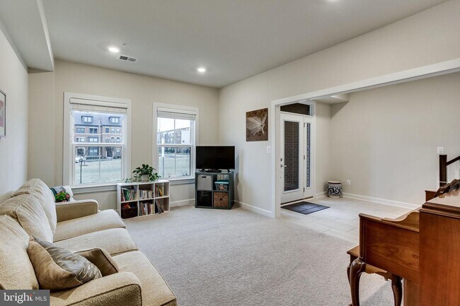 Building Photo - 43363 Stadium Terrace