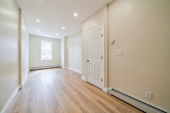 Building Photo - 273 Webster Ave