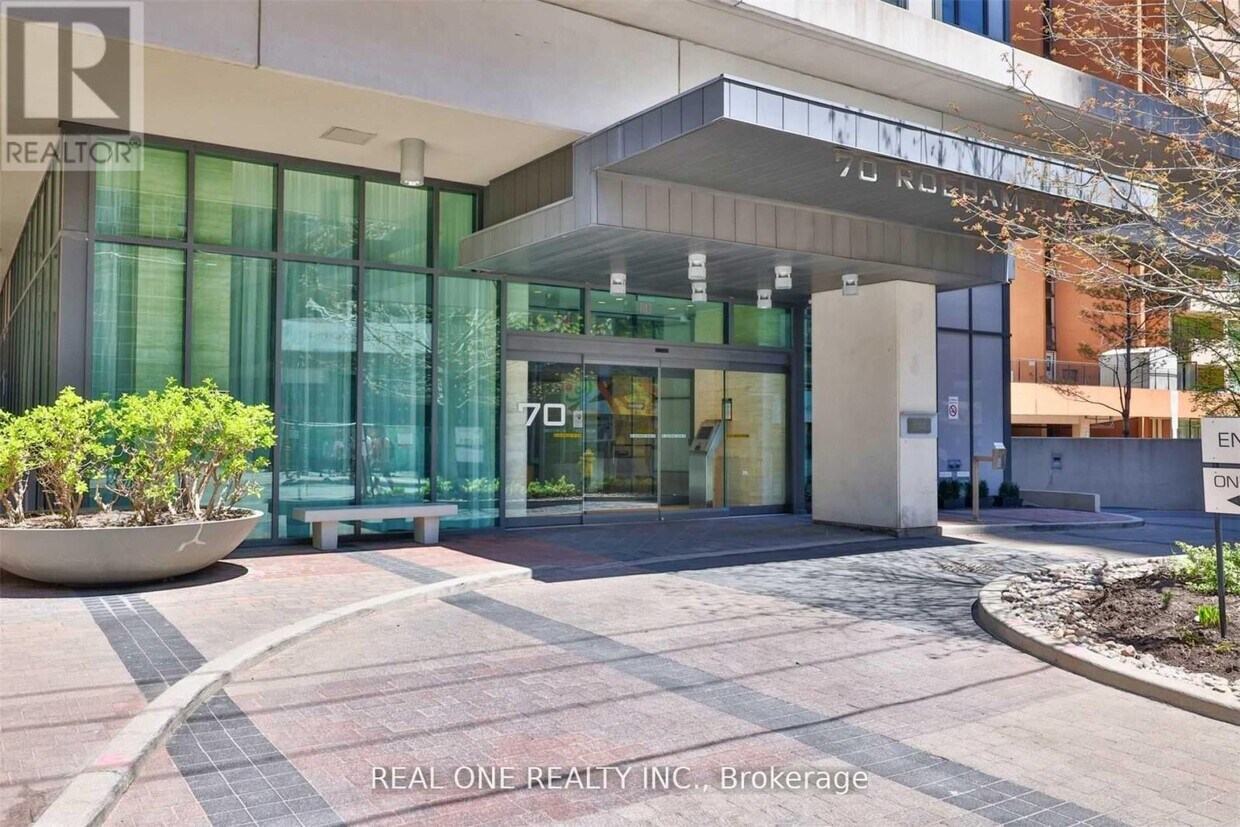 Photo principale - 70-2470 Roehampton Ave