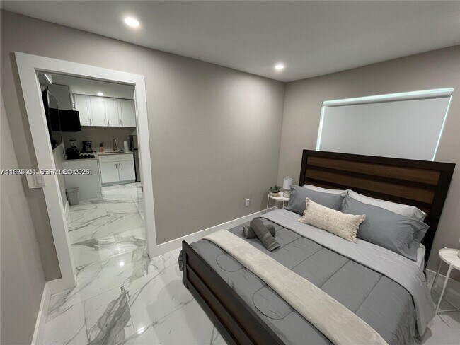 Foto del edificio - 4910 SW 28th Terrace