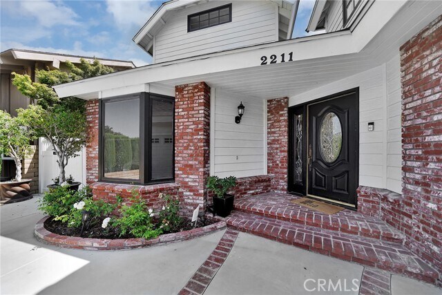 Building Photo - 2211 Silk Tree Dr