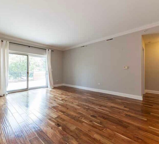 Living room - 145 S York St