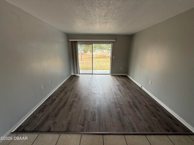 Foto del edificio - 1850 S Park Ave