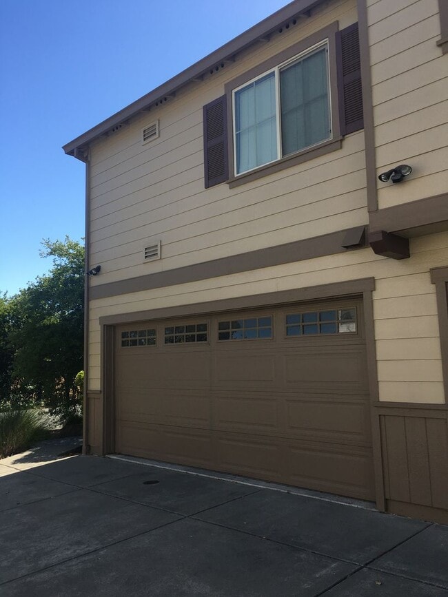 Building Photo - 2477 San Miguel Ave