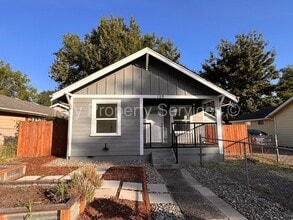 Building Photo - 159 15th Ave