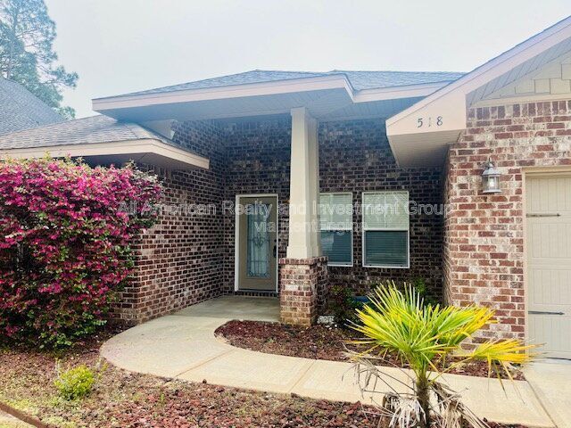 Building Photo - 518 Lakeview St