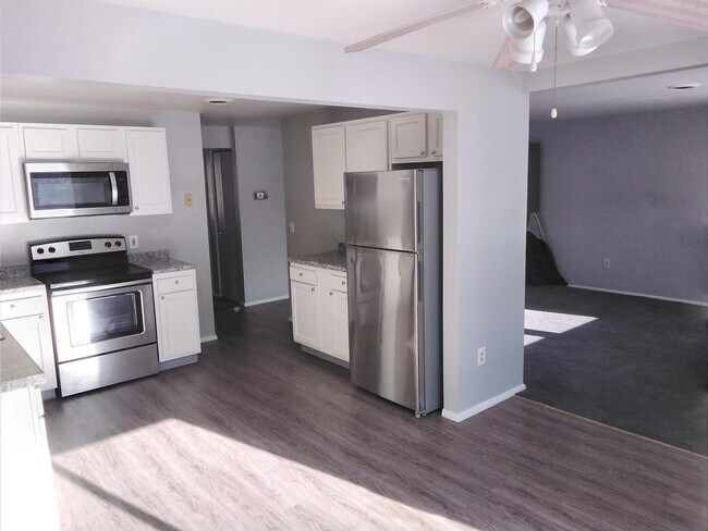 Foto del edificio - 25547 James St