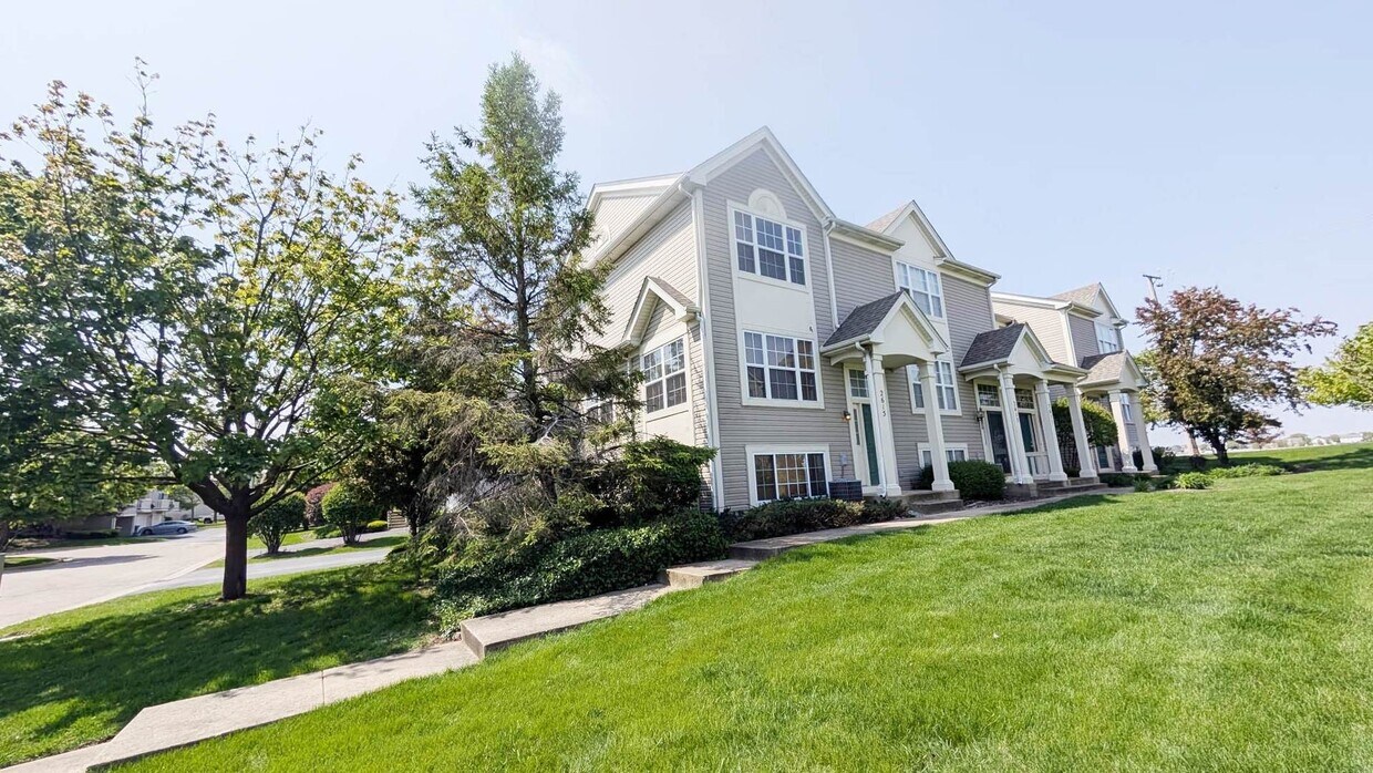 Foto del edificio - 2615 Canyon Dr