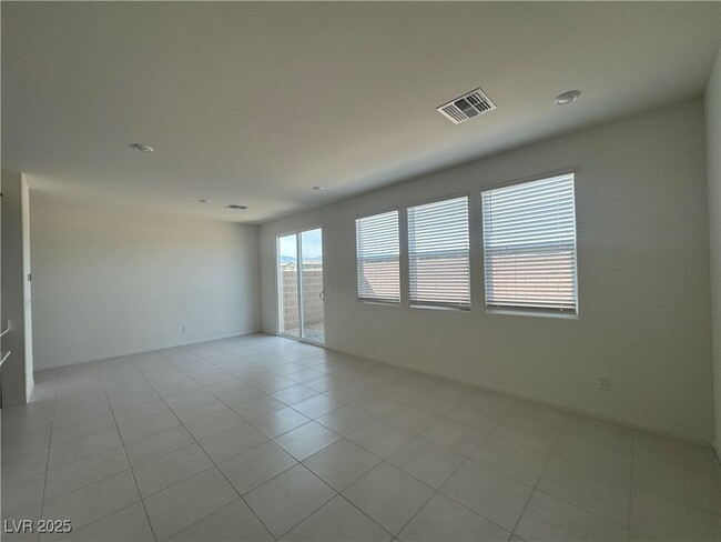 Building Photo - 9144 Vesey Ave
