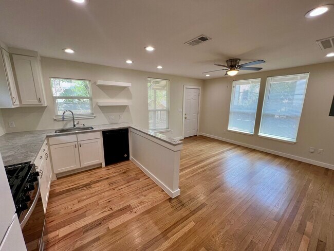 Foto del edificio - 3413 Cedar St