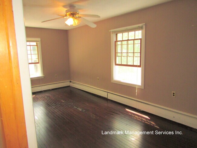 Building Photo - 940 Woodlawn St