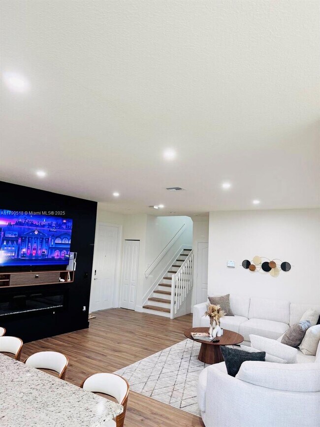 Foto del edificio - 7935 NW Greenbank Cir