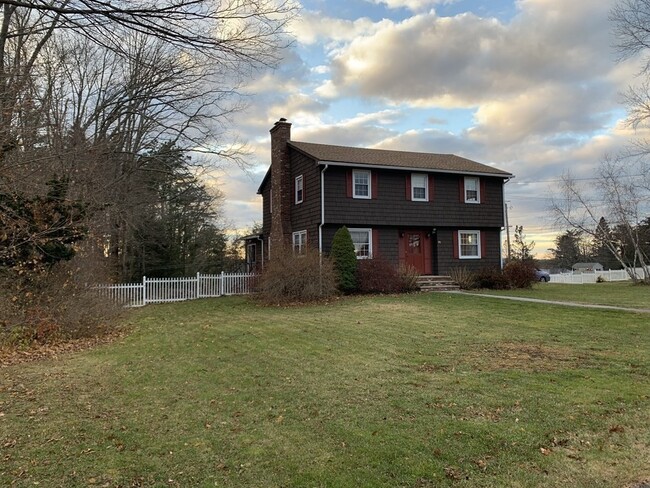 Building Photo - 98 Dennison Hill Rd