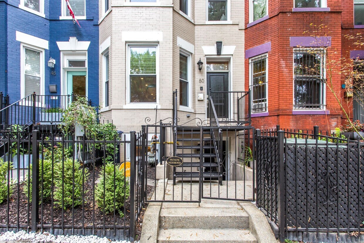 Foto principal - Cozy 1 Bedroom Apartment in Bloomingdale!