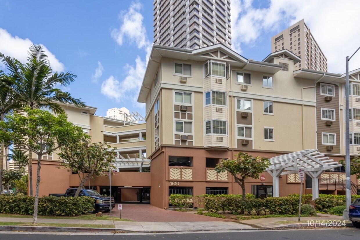 Available now! 2 bedroom, 2 bath, 1-parki... - Available now!  2 bedroom, 2 bath, 1-parki...