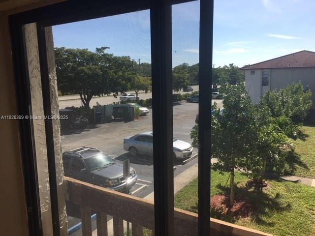 Building Photo - 3028 Coral Ridge Dr