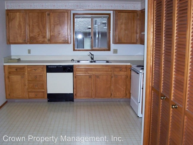 Building Photo - 2137 Nomad Ct SE