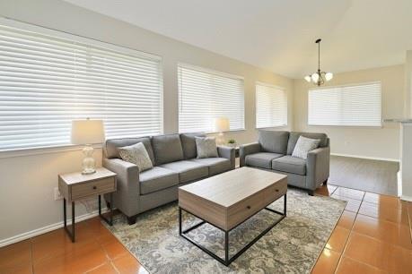 Foto del edificio - 9727 Pinehurst Ln