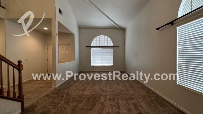 Building Photo - HUGE 4 Bedroom 3 Bath Home in Victorville ...