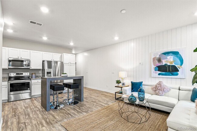 Foto del edificio - 1046 Oak Cir