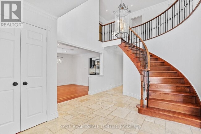 Building Photo - 310 Hidden Trail