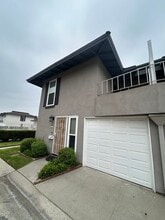 Building Photo - 10415 Stratton Ct