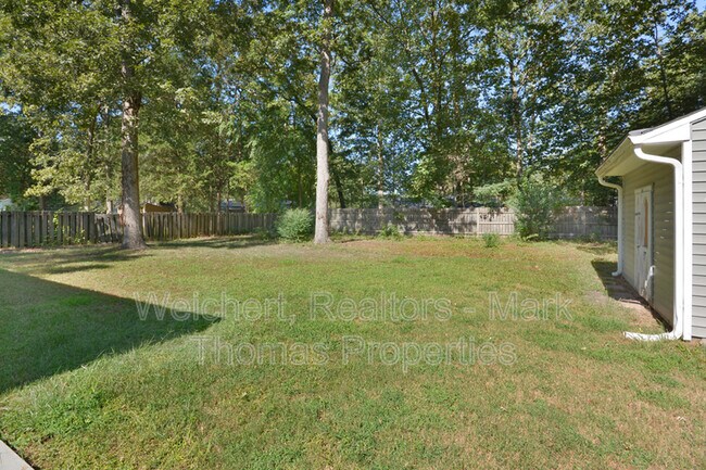 Building Photo - 1212 Broadford Dr