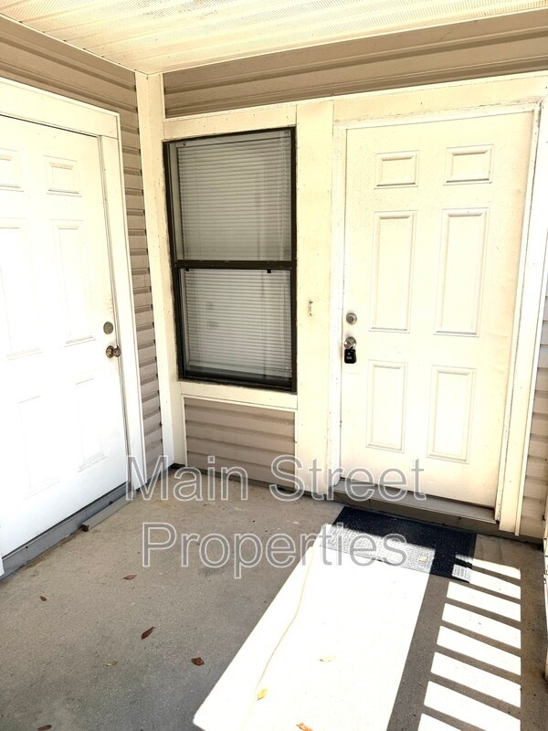 Building Photo - 3202 Redwood Ln