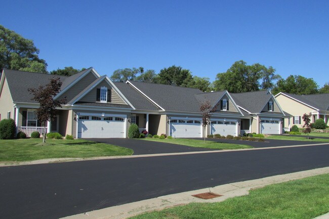 Cottage Grove Townhomes Apartments North Chili Ny Apartments Com