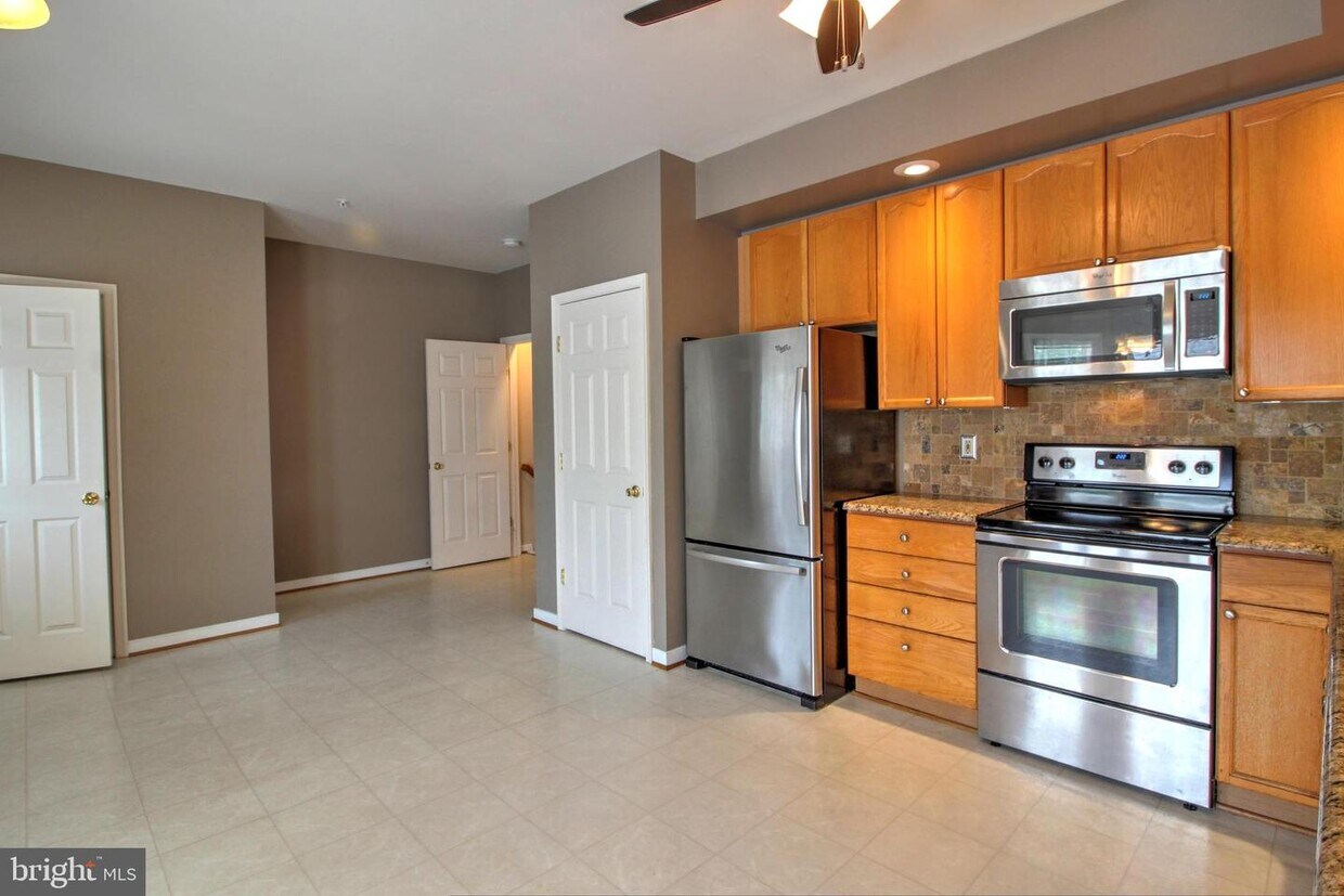 Primary Photo - 2020 Malvern Way