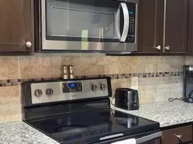 Foto del edificio - 300 Venue Wy