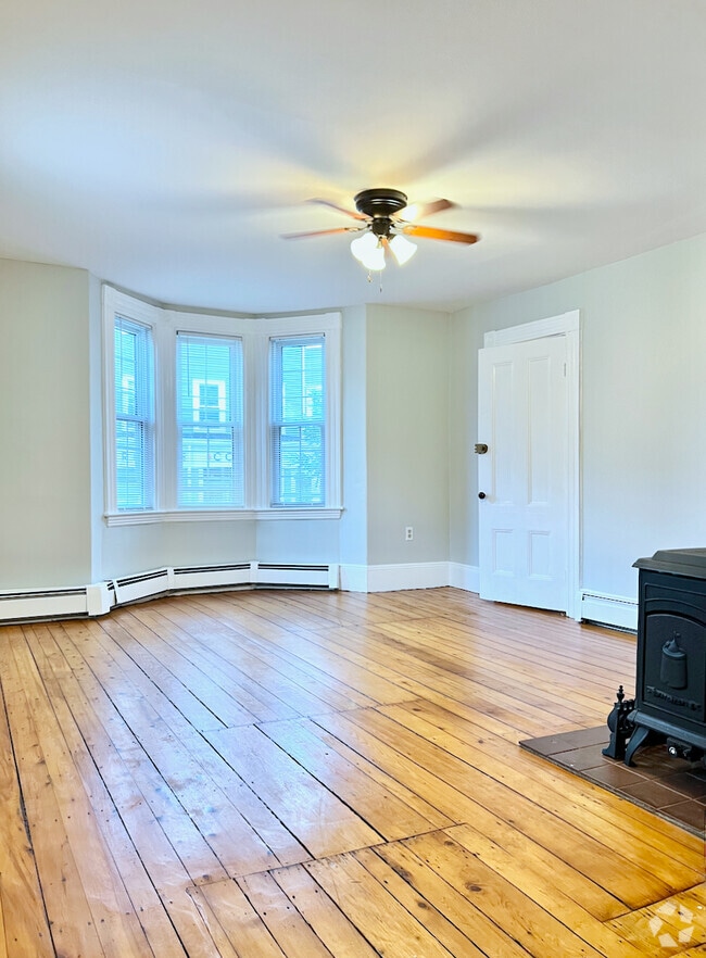 Building Photo - 252 Walden St